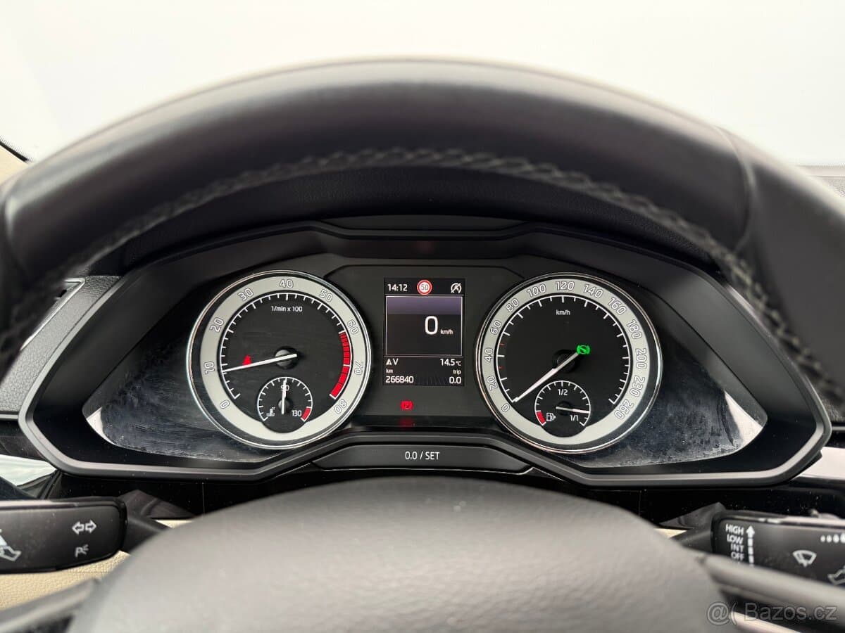 2016 Škoda SUPERB - 18