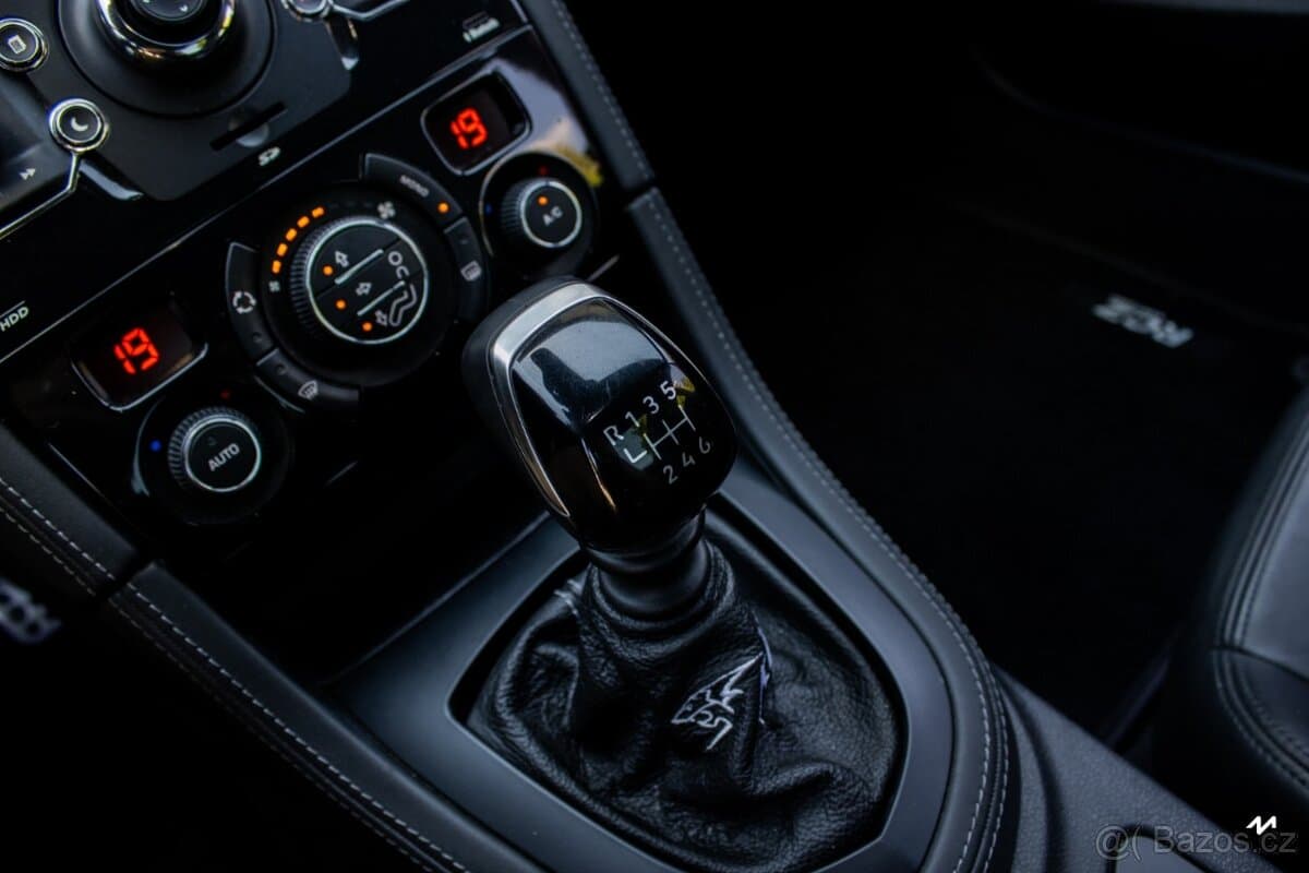 2011 Peugeot RCZ - 18