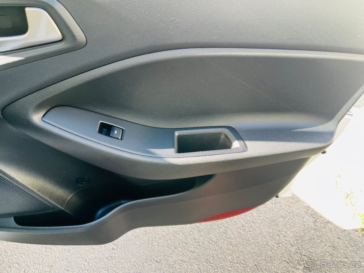 2019 Hyundai i20 - 18