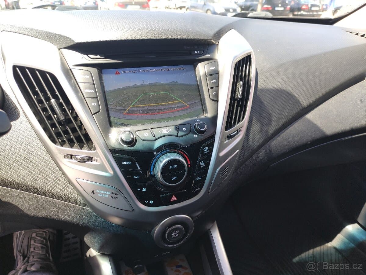 2011 Hyundai VELOSTER - 18