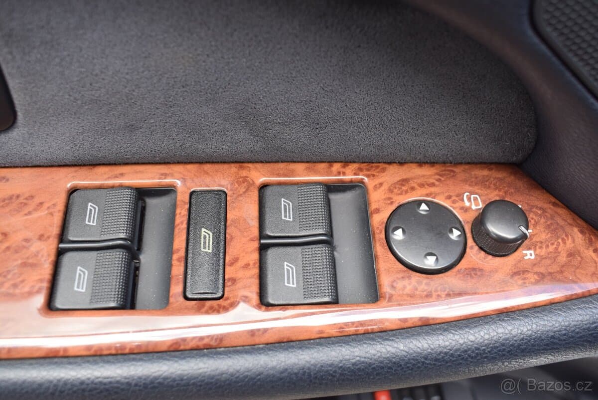 2001 Audi S8 - 18