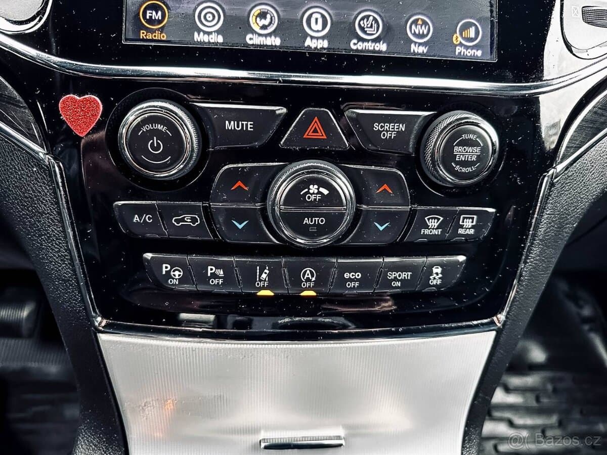 2020 Jeep CHEROKEE - 18