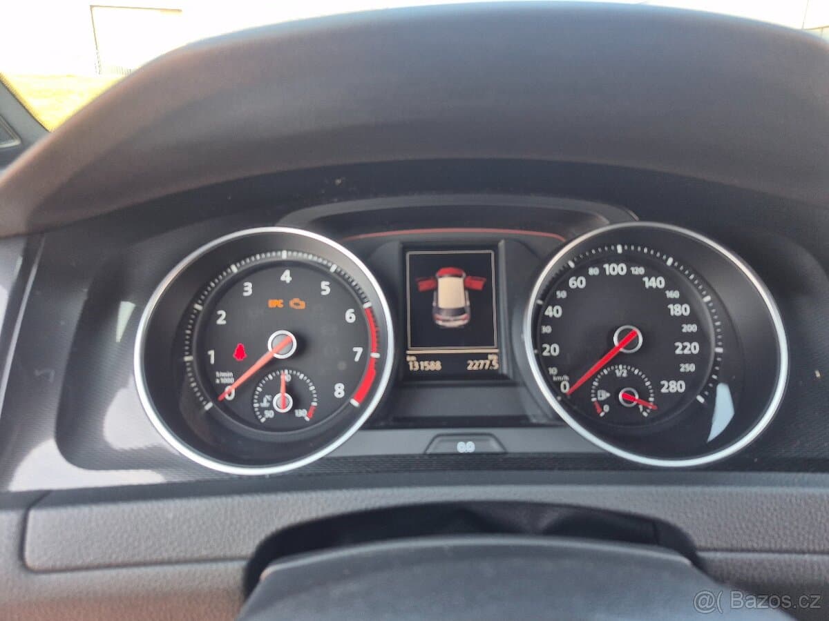 Volkswagen GOLF - 18