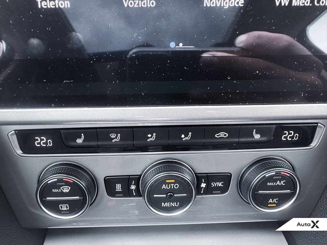 2017 Volkswagen PASSAT - 18