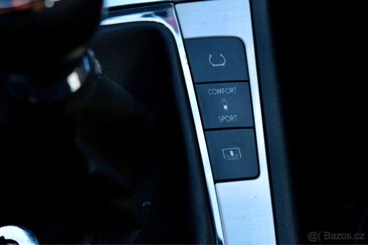 2009 Volkswagen PASSAT CC - 18