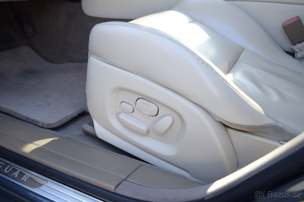 2004 Jaguar XJ - 18