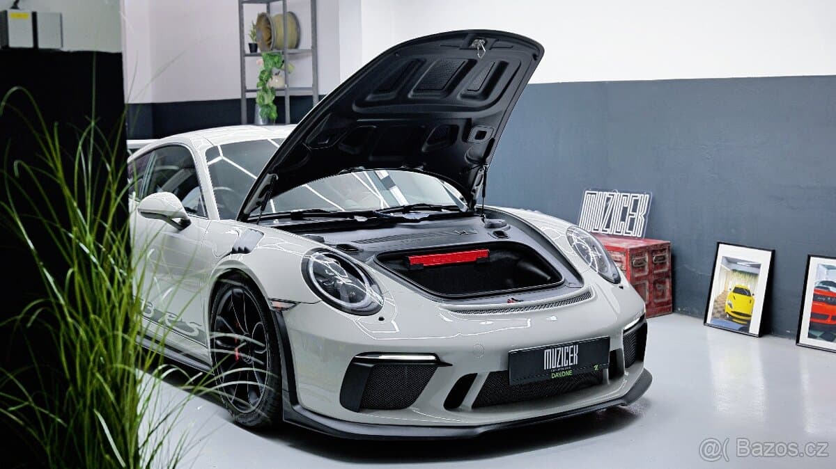 2018 Porsche 911 - 18