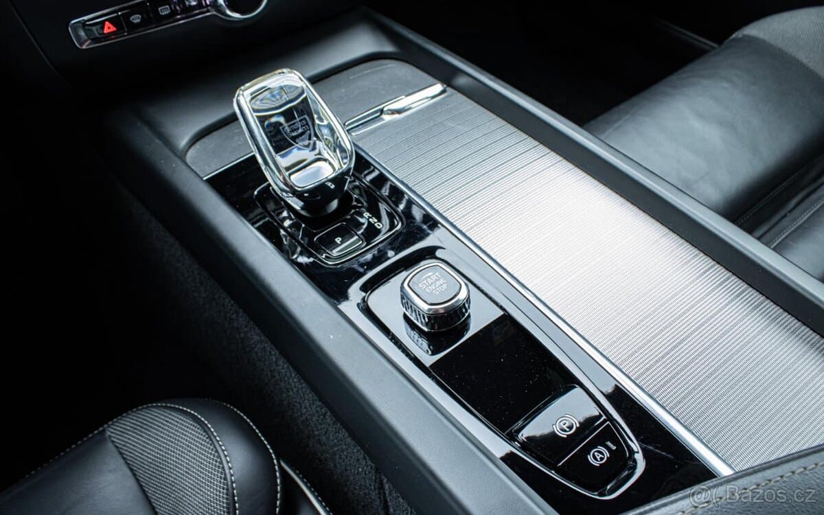 2023 Volvo V60 - 18