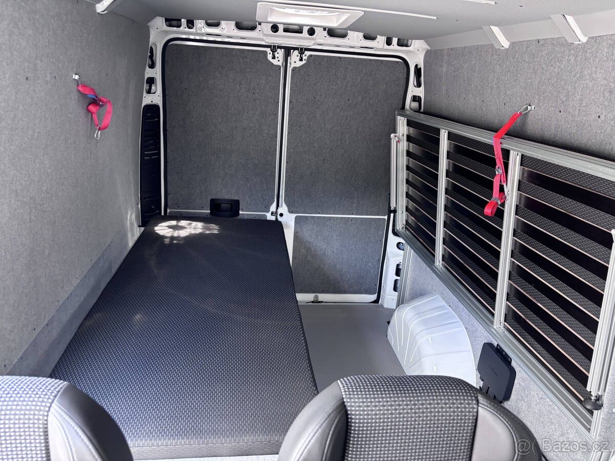 2025 Toyota PROACE - 18