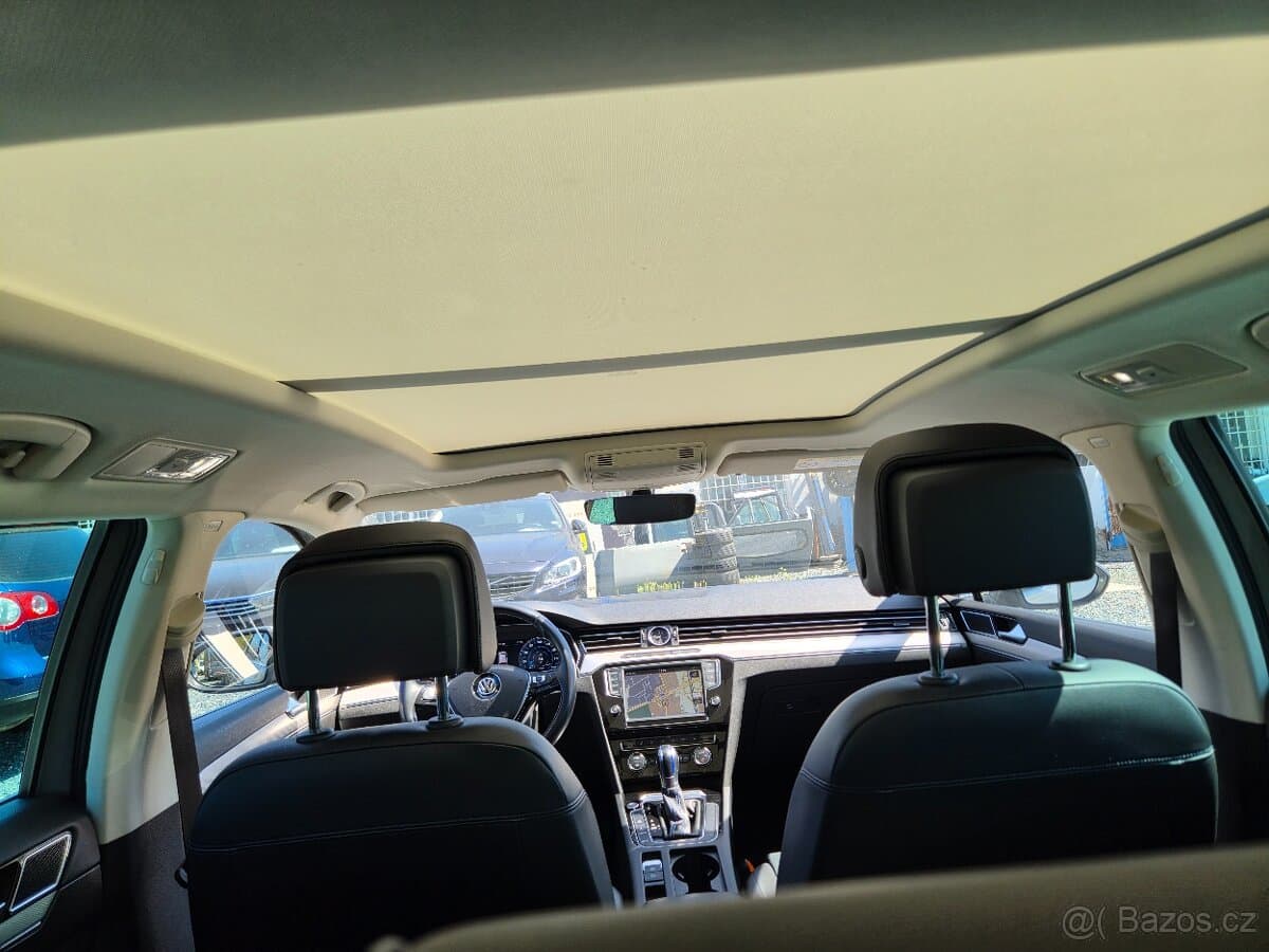 2015 Volkswagen PASSAT - 18