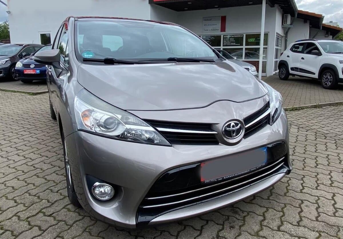 2015 Toyota VERSO - 18