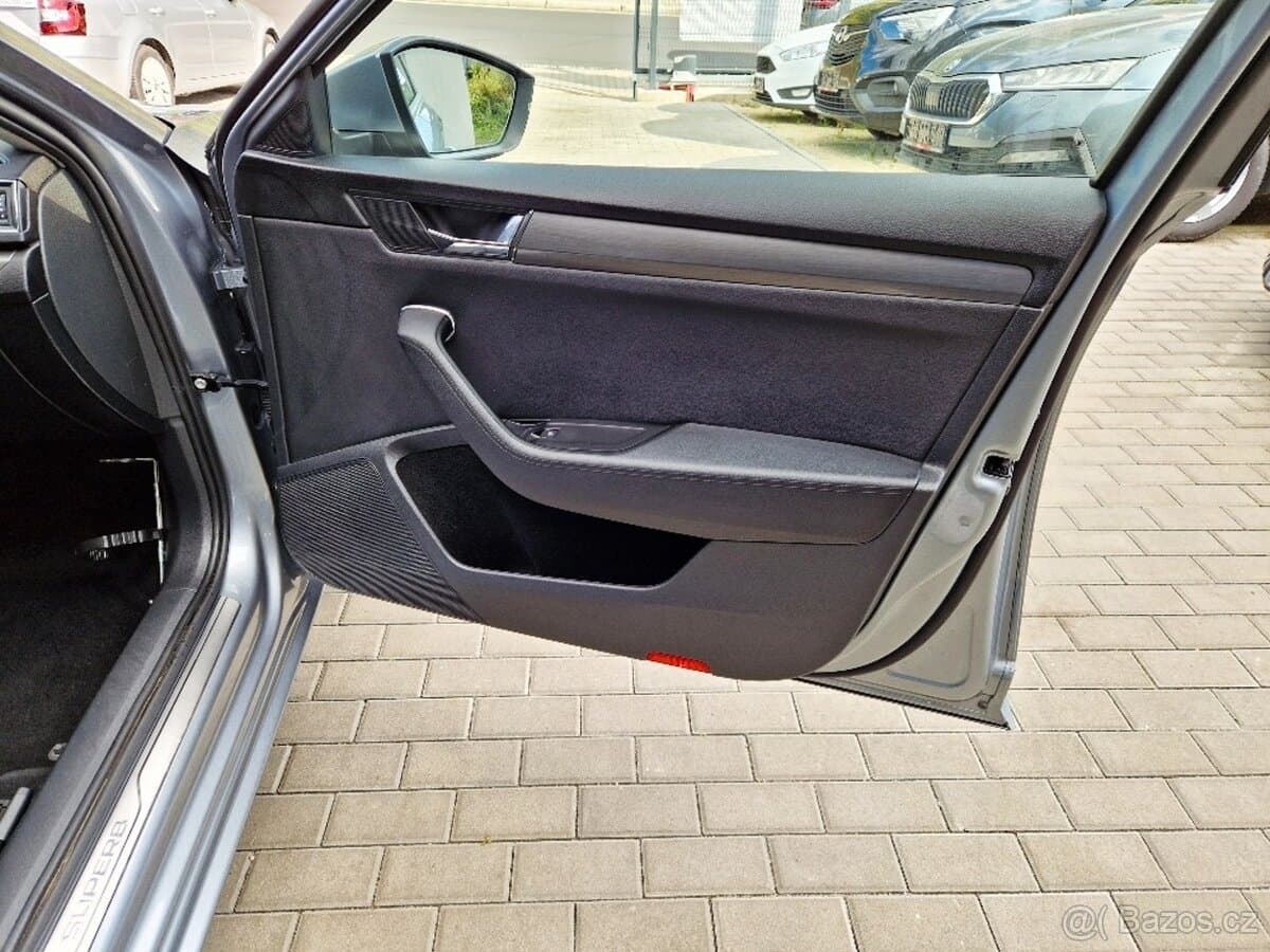 2020 Škoda SUPERB - 18