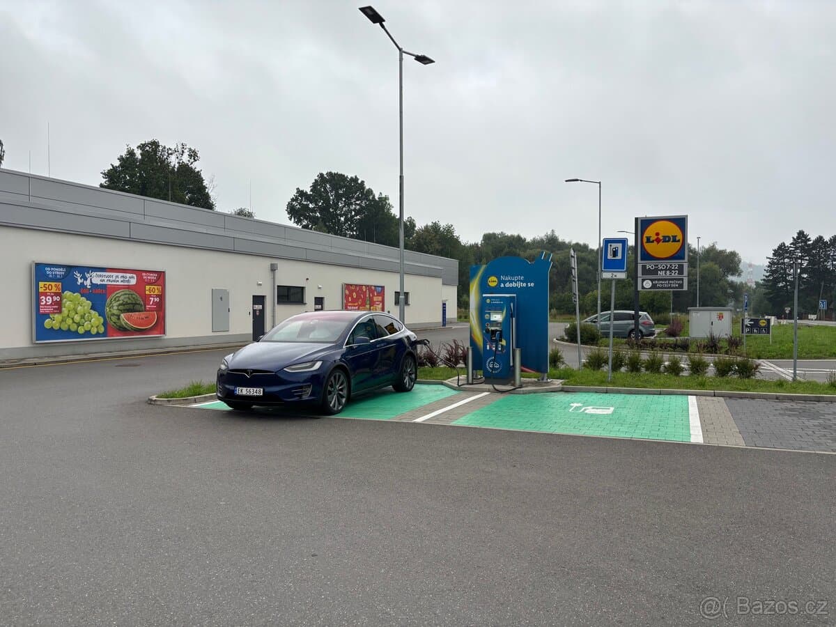 2017 Tesla MODEL X - 18