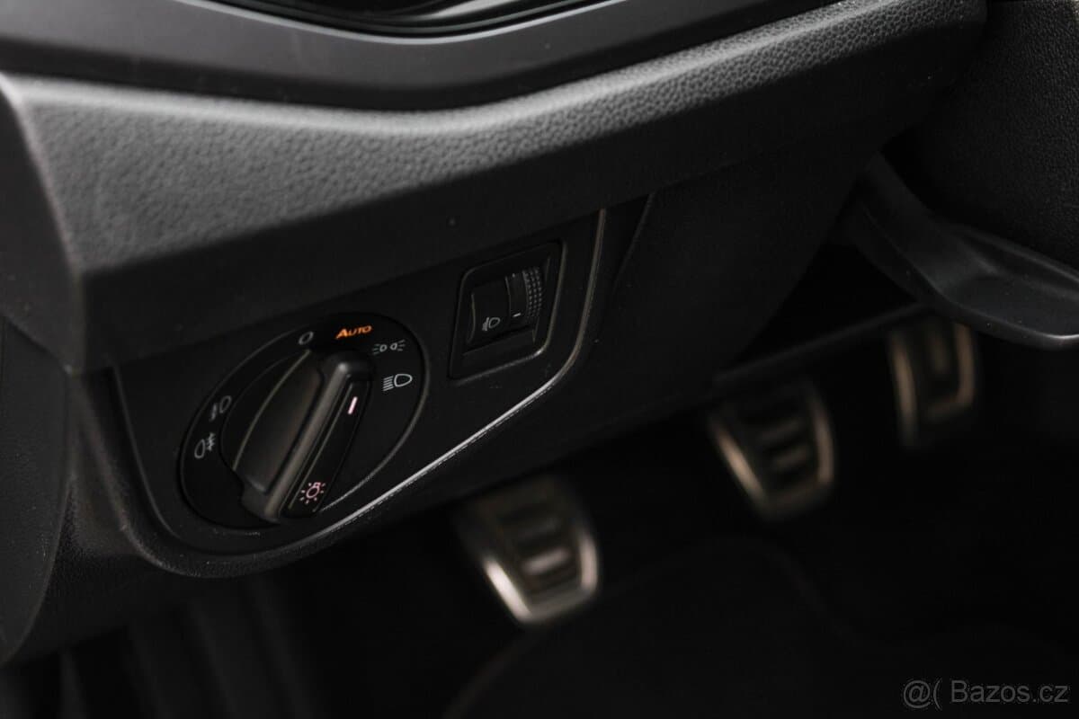 2019 Volkswagen POLO - 18
