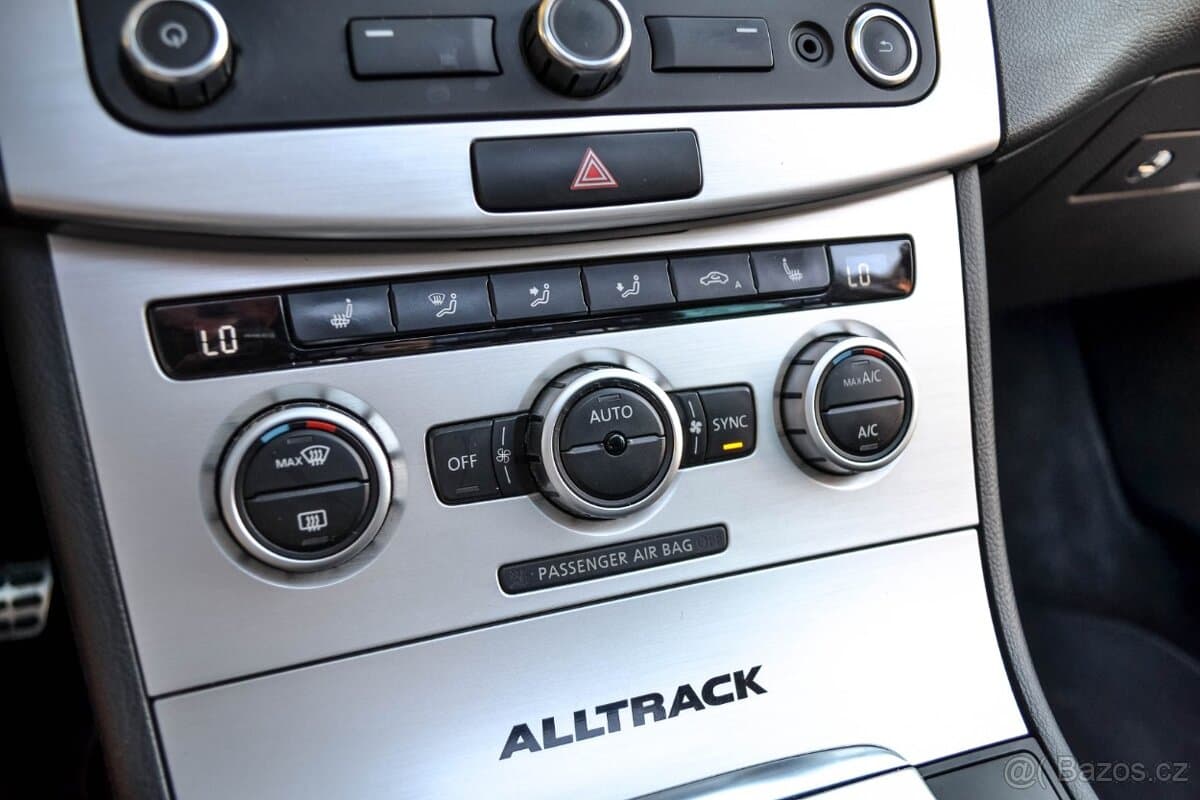 2012 Volkswagen PASSAT - 18