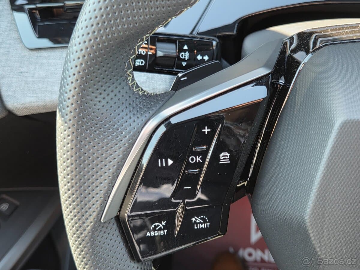 2025 Peugeot 3008 - 18