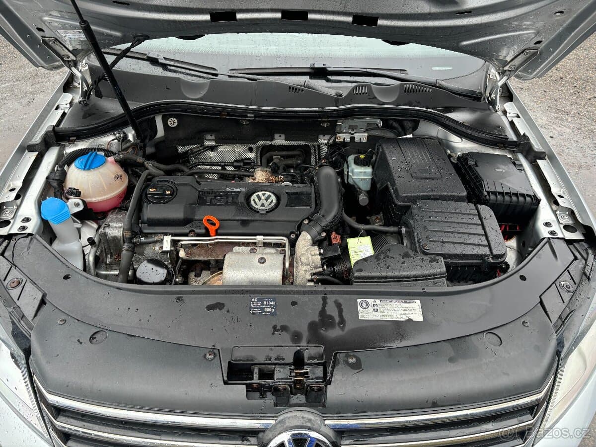 2010 Volkswagen PASSAT - 18