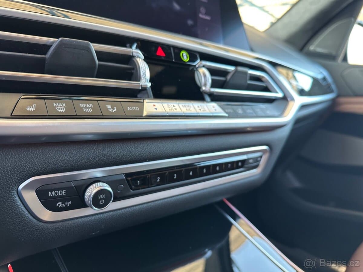 2021 BMW X7 - 18