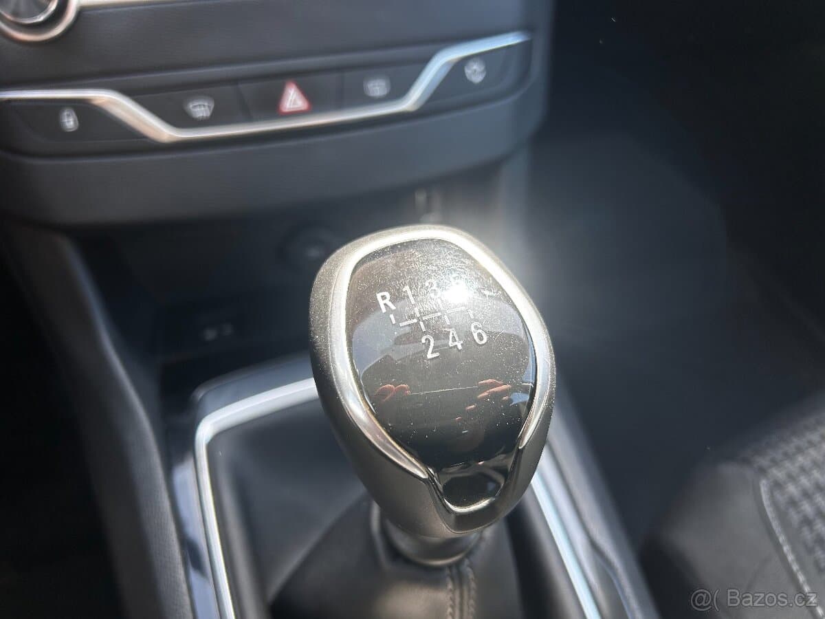 2020 Peugeot 308 - 18
