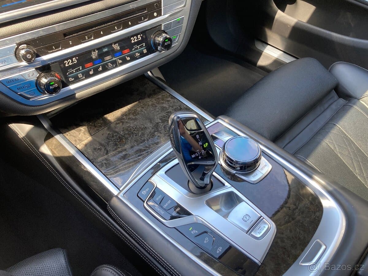 2016 BMW 7-SERIES - 18