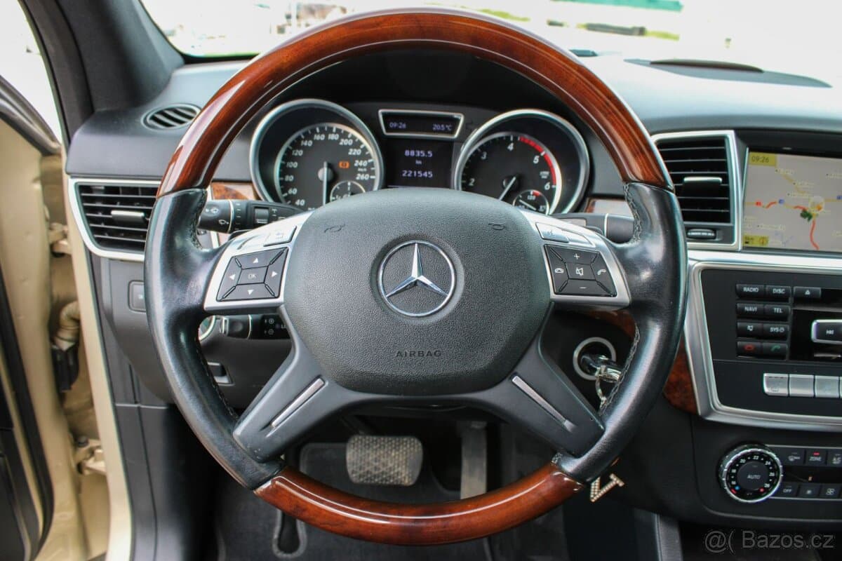 2012 Mercedes-Benz M-CLASS - 18