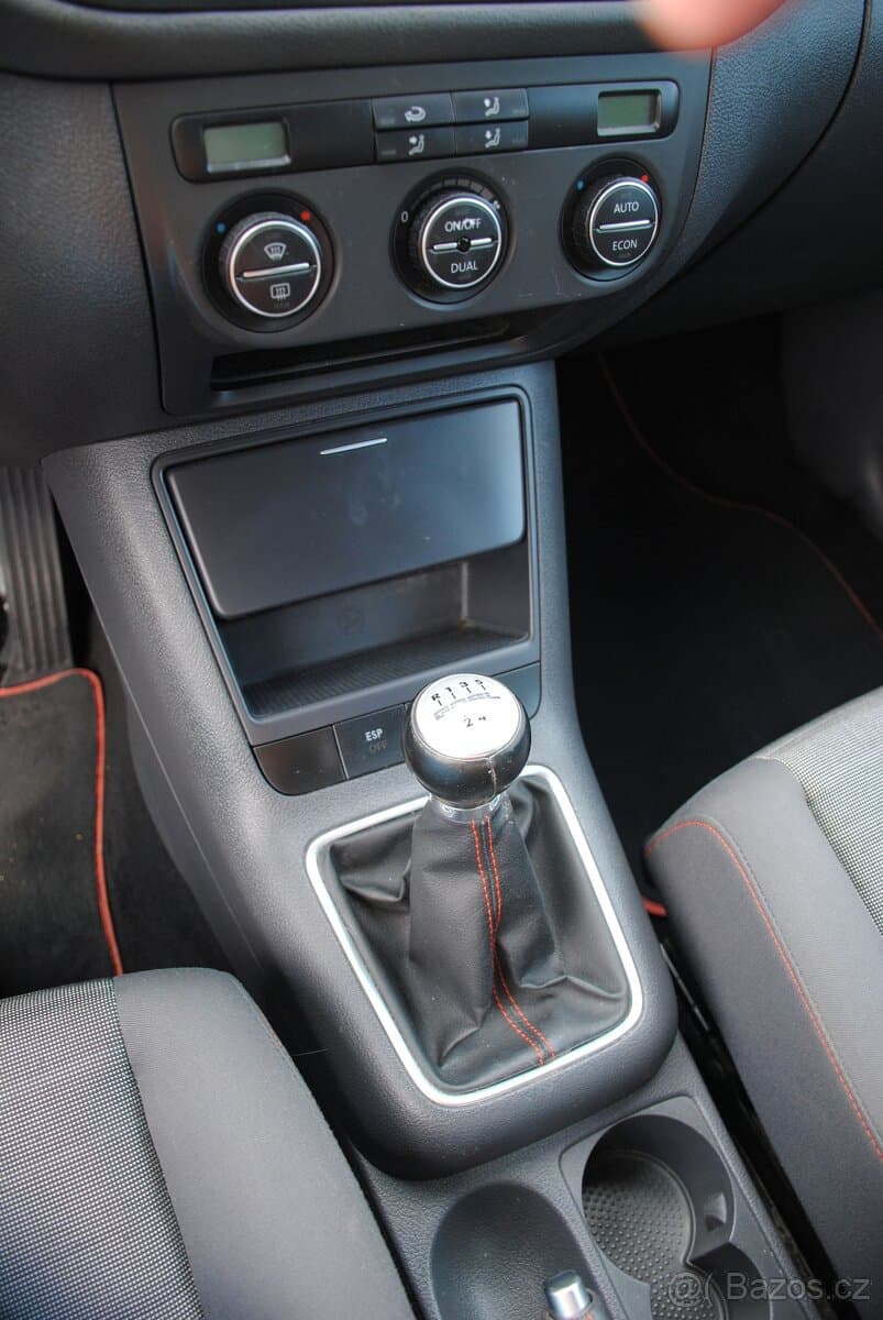 2006 Volkswagen GOLF - 18