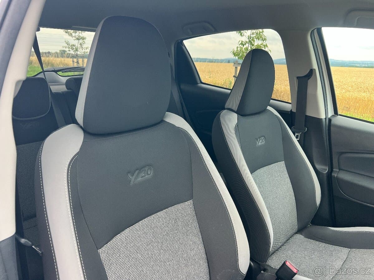 2019 Toyota YARIS - 18