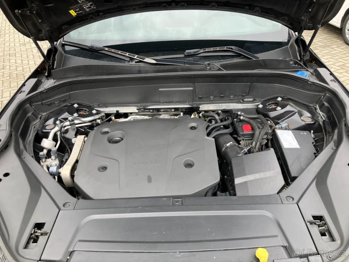 2022 Volvo XC90 - 18