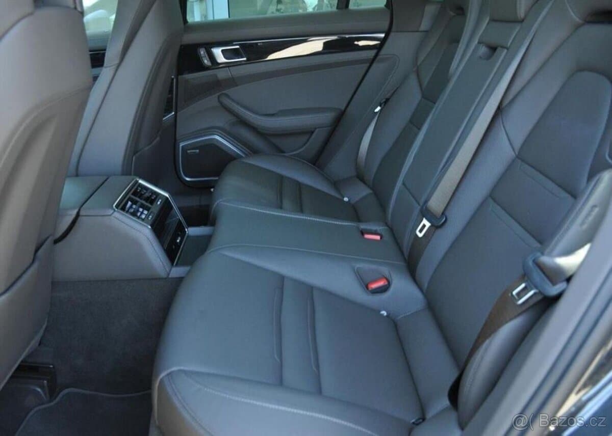 2022 Porsche PANAMERA - 18