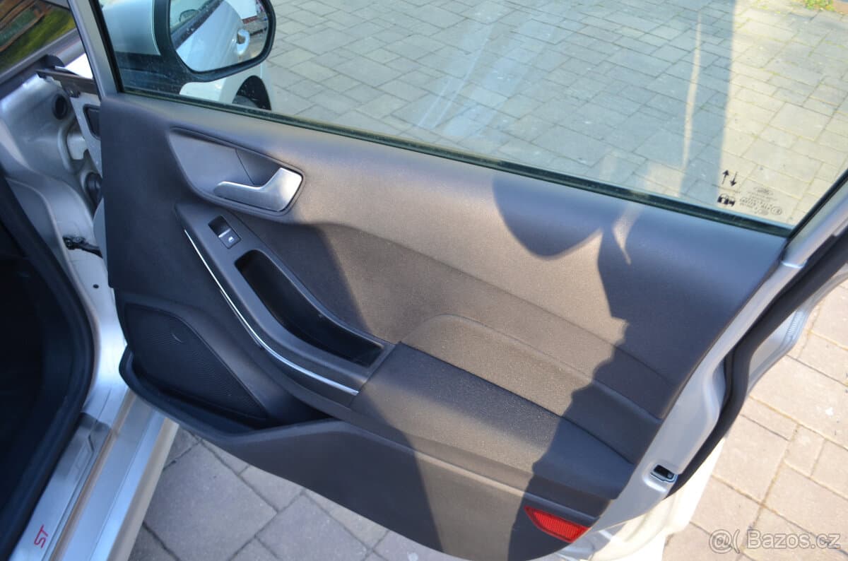2020 Ford FIESTA - 18