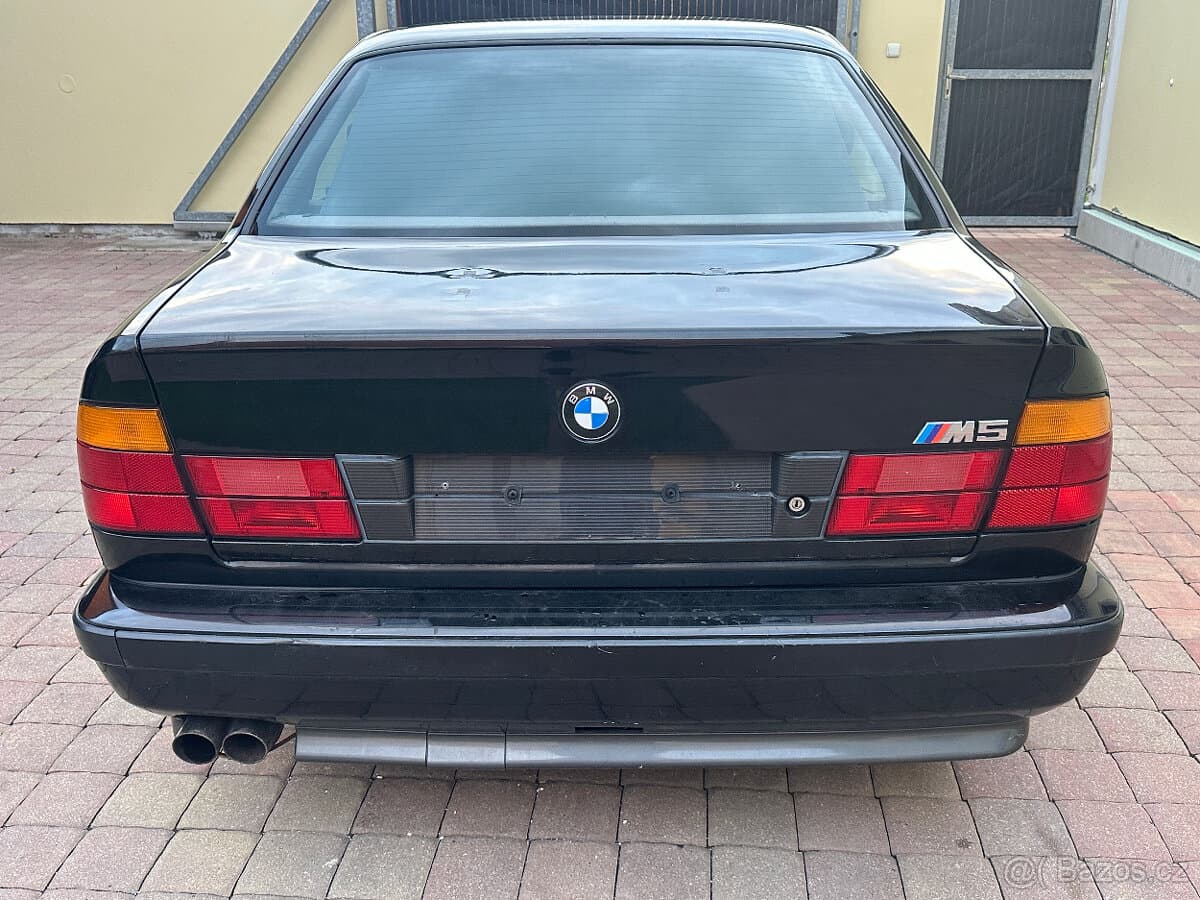 1989 BMW M5 - 18
