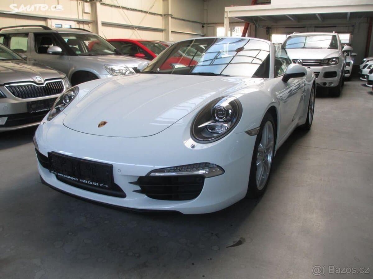 2015 Porsche 911 - 18