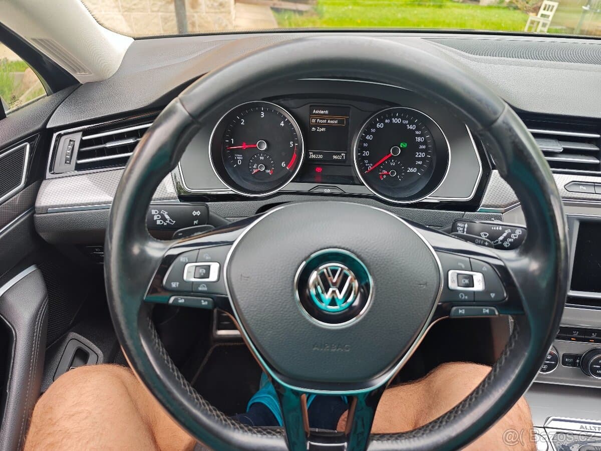 2016 Volkswagen PASSAT - 18