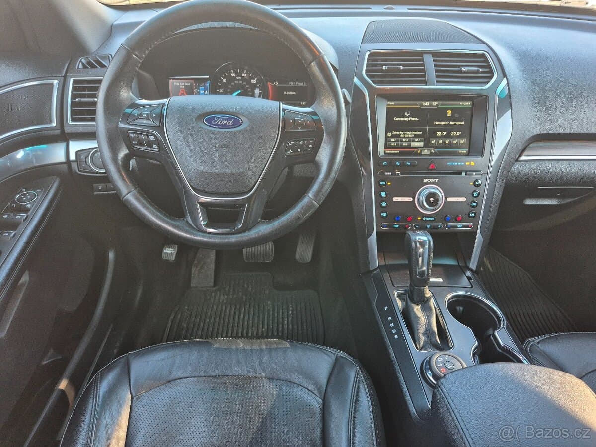 2015 Ford EXPLORER - 18