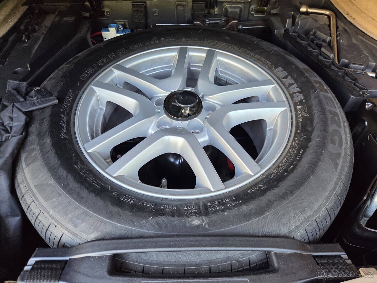 2004 BMW X5 - 18