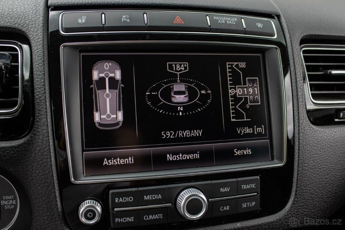 2016 Volkswagen TOUAREG - 18