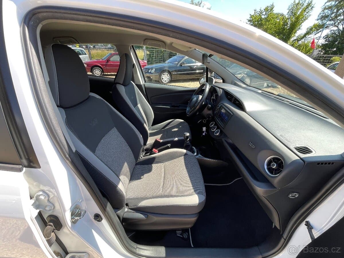 2020 Toyota YARIS - 18