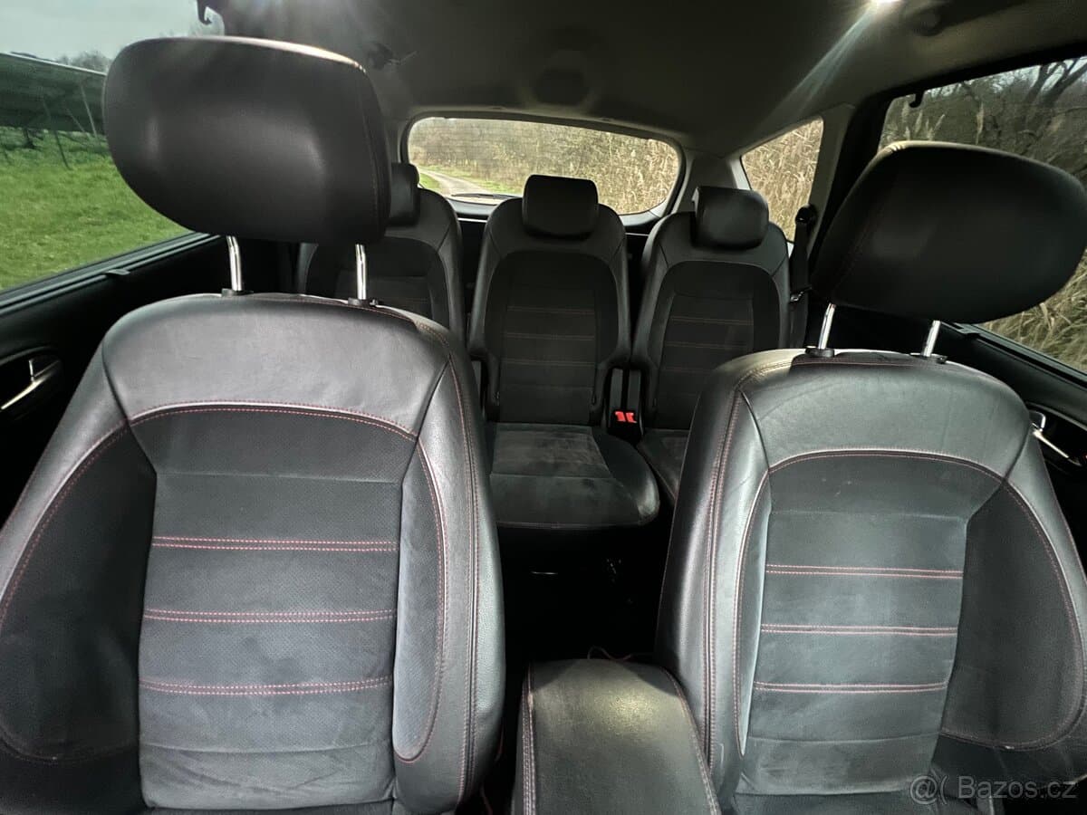 2011 Ford S-MAX - 18