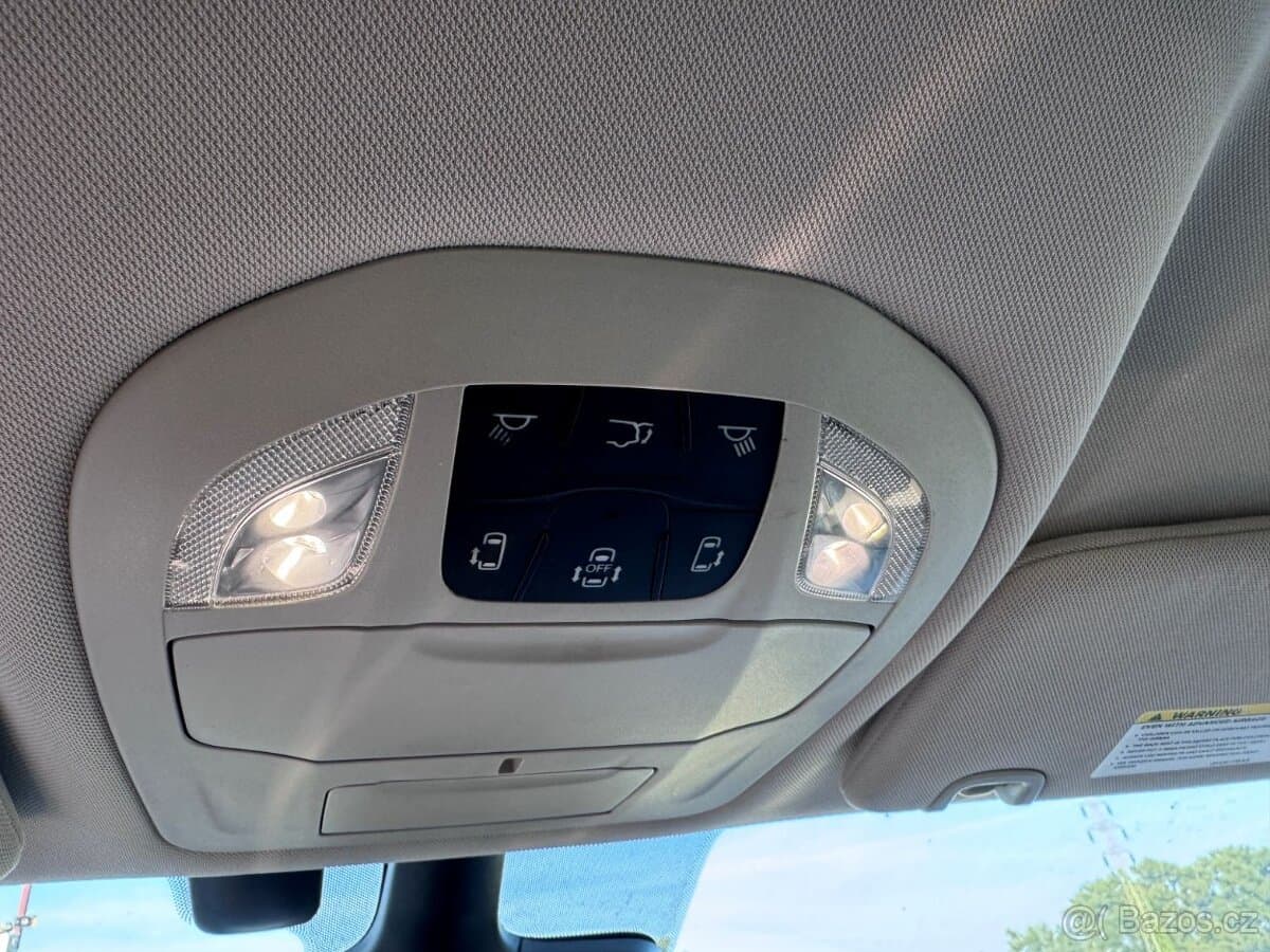 2020 Chrysler PACIFICA - 18