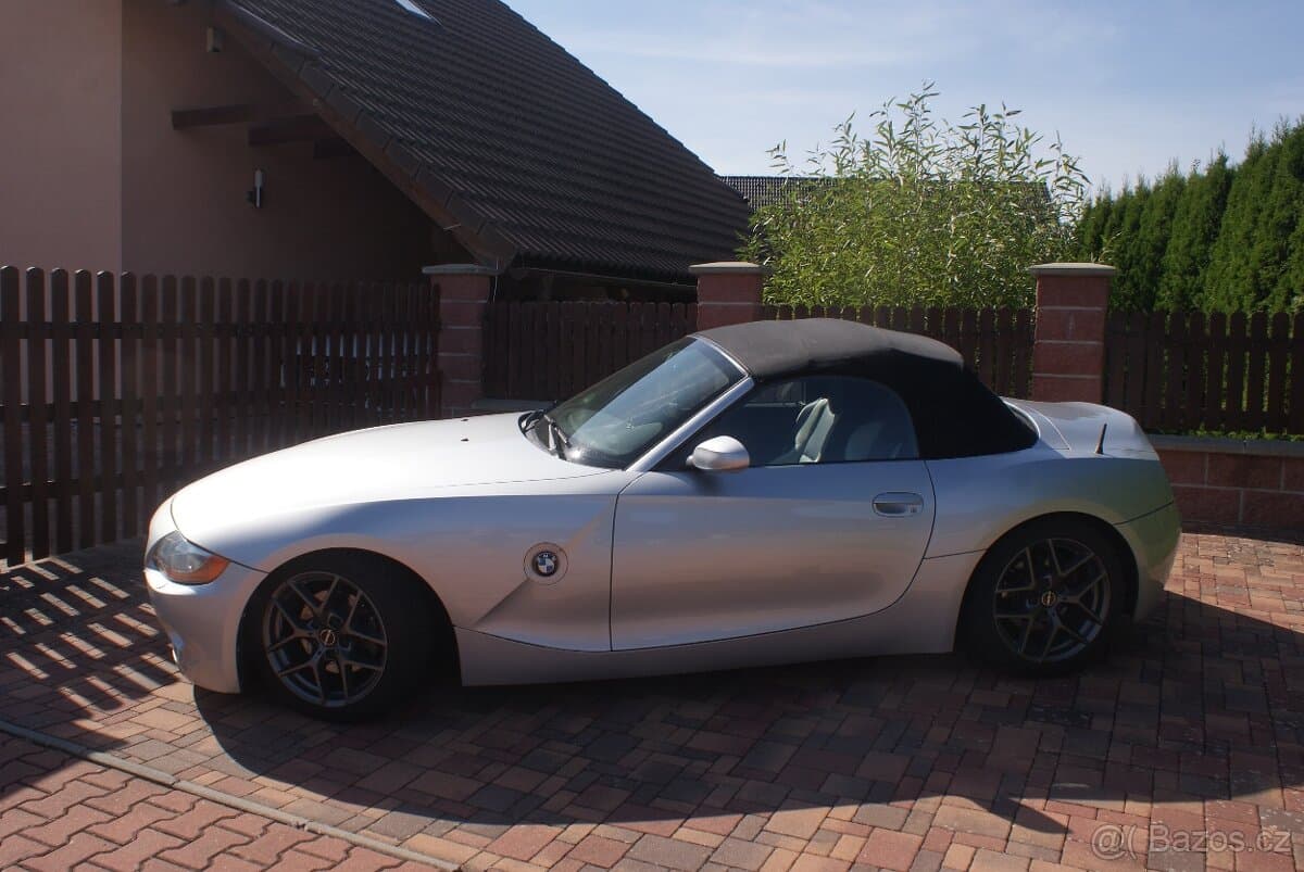 2004 BMW Z4 - 18