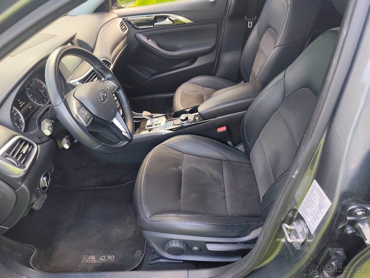 2019 Infiniti Q30 - 18