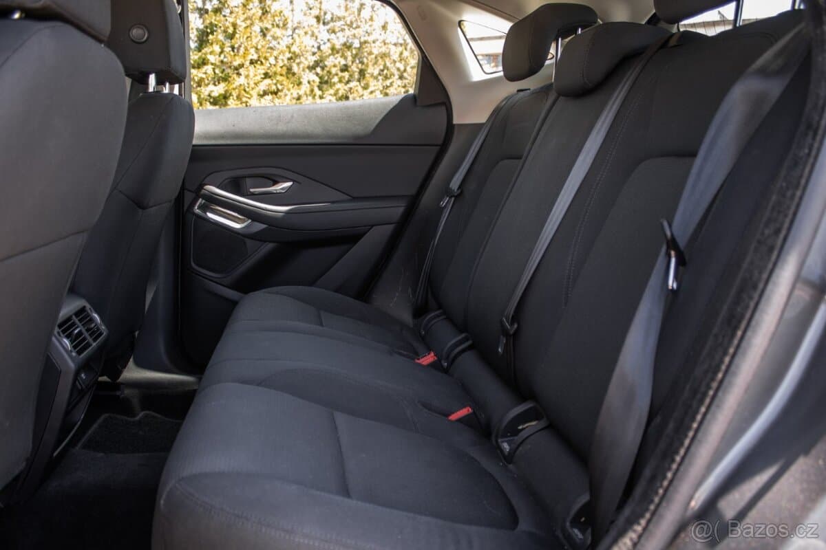 2019 Jaguar E-PACE - 18