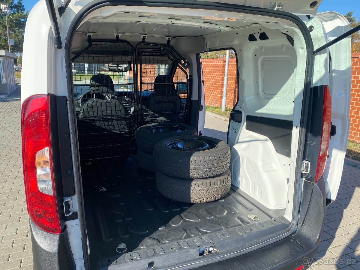 2019 Fiat DOBLO - 18