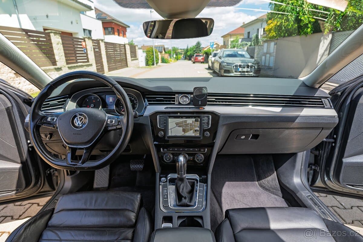 2016 Volkswagen PASSAT - 18
