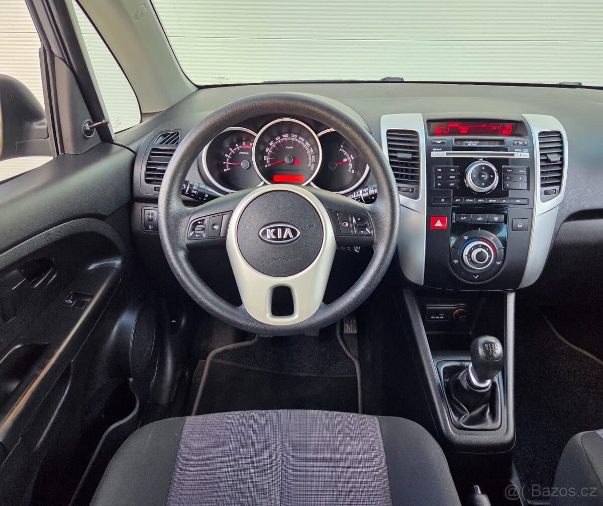 2010 Kia VENGA - 18