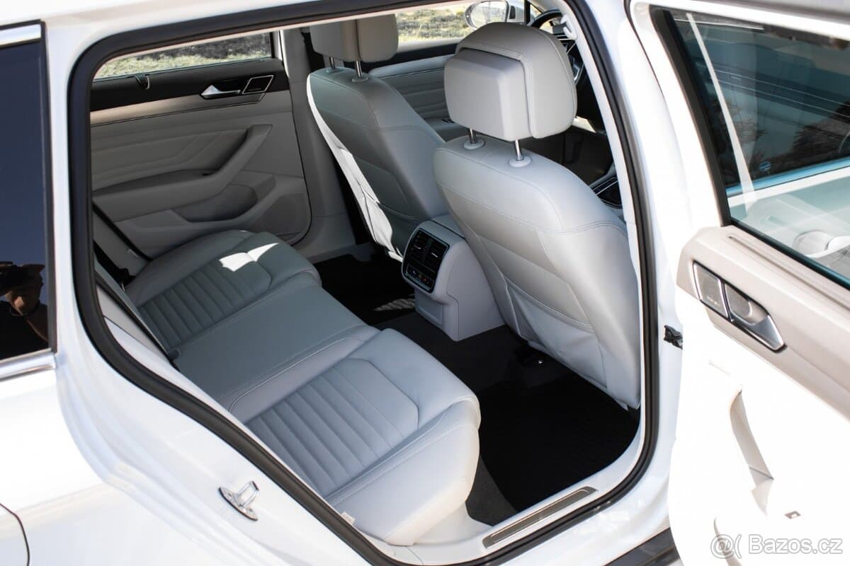 2022 Volkswagen PASSAT - 18