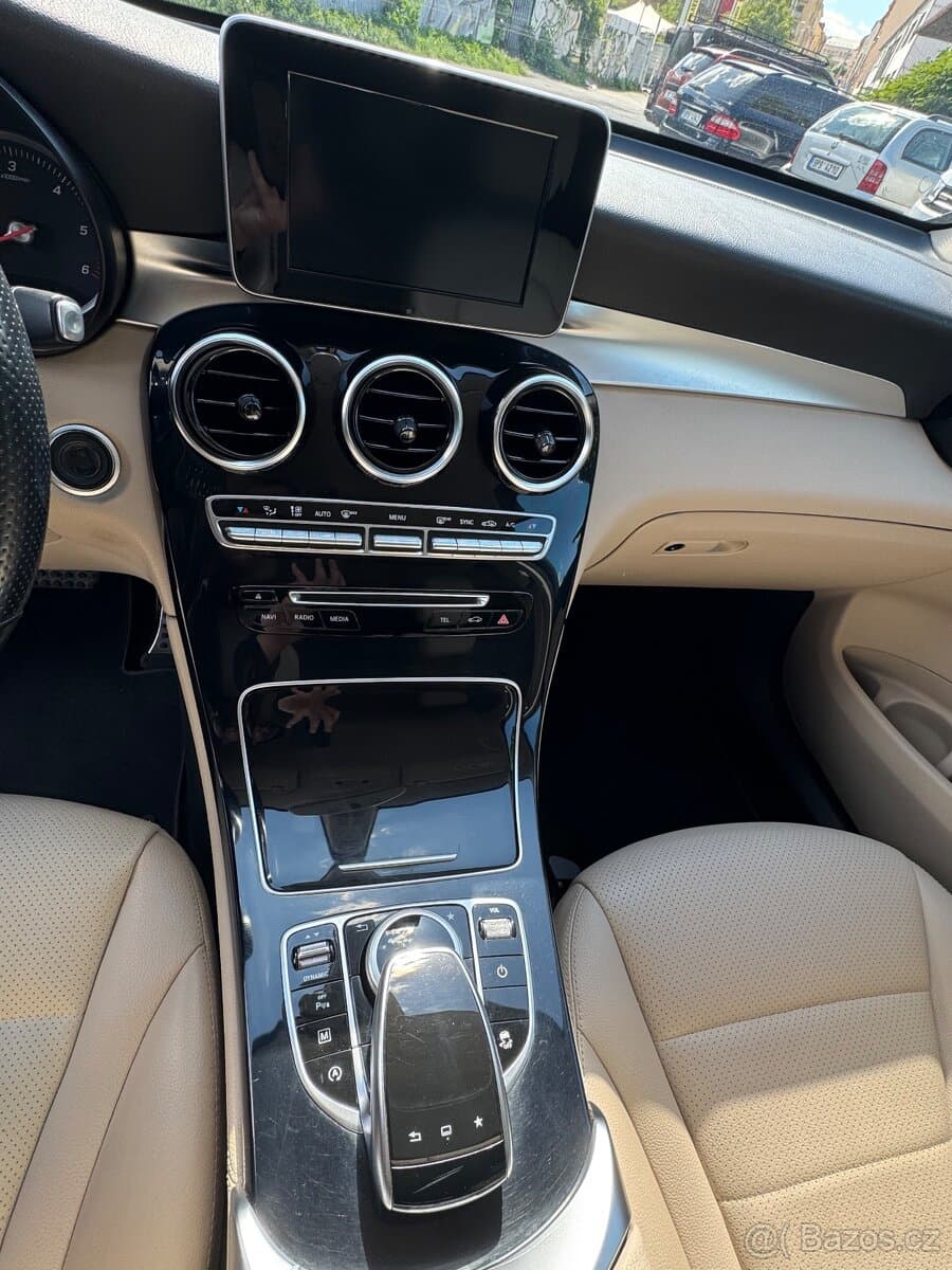 2016 Mercedes-Benz GLC - 18