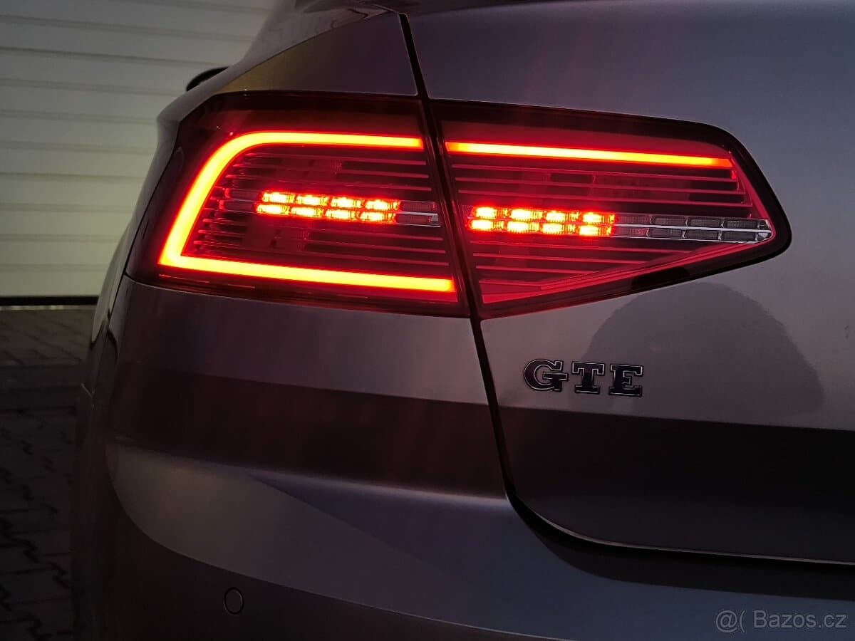 2016 Volkswagen PASSAT - 18