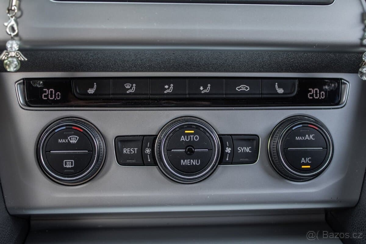 2016 Volkswagen PASSAT - 18