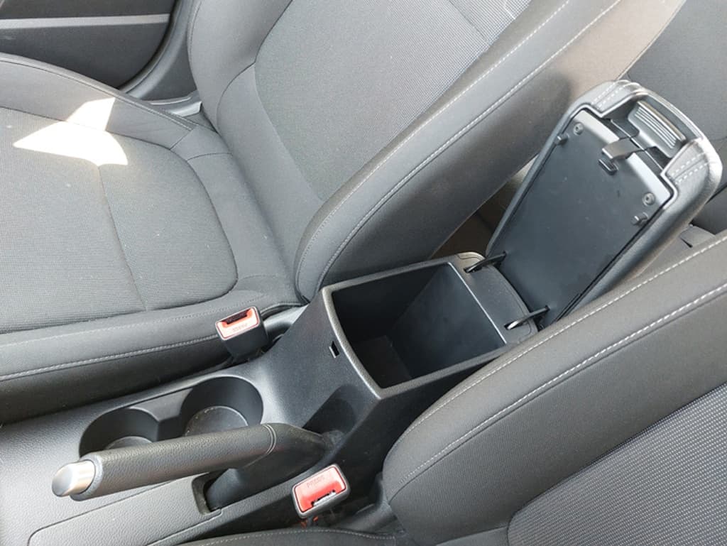 2018 Kia RIO - 18